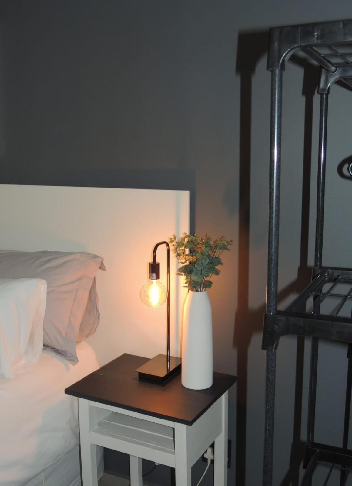 The Lantern Guesthouse Блоемфонтейн Екстериор снимка