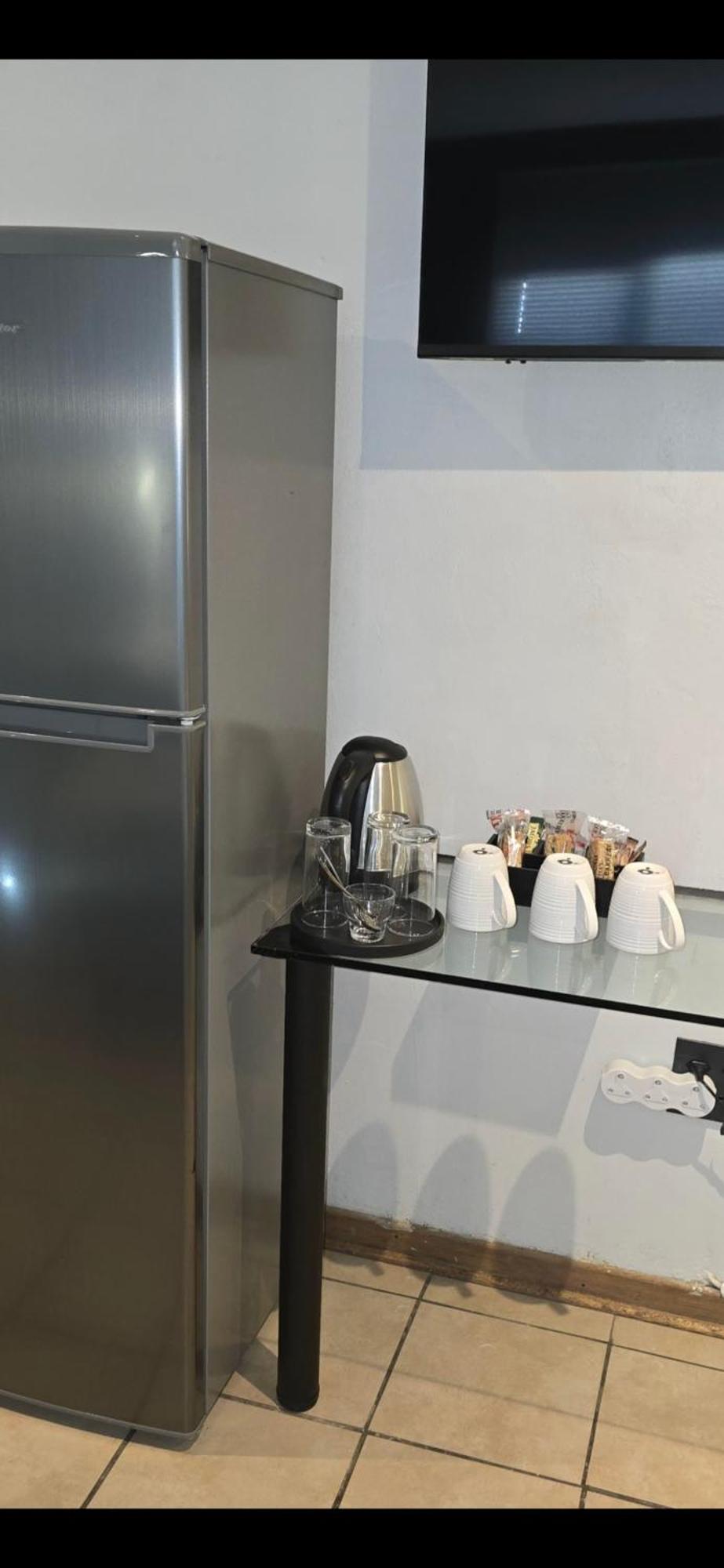 The Lantern Guesthouse Блоемфонтейн Екстериор снимка