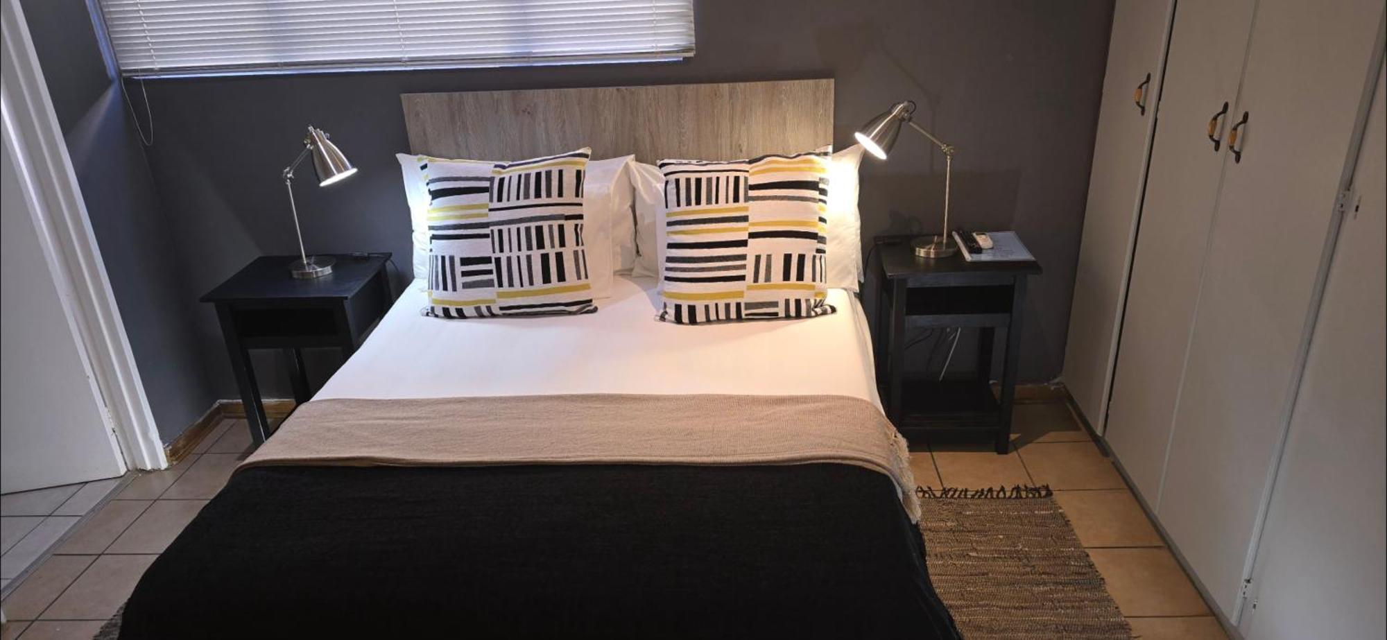 The Lantern Guesthouse Блоемфонтейн Екстериор снимка