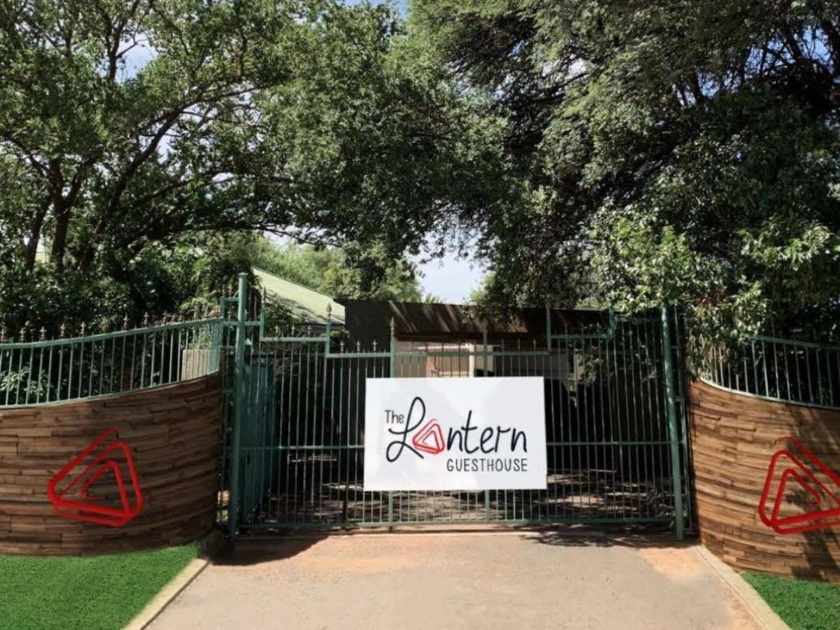 The Lantern Guesthouse Блоемфонтейн Екстериор снимка